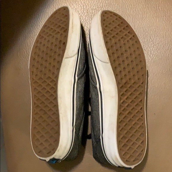 VANS - Picture 2 of 2